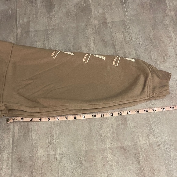 Coca Cola- tan cropped oversized sweatshirt with floral graphic and embroidery - Picture 7 of 13